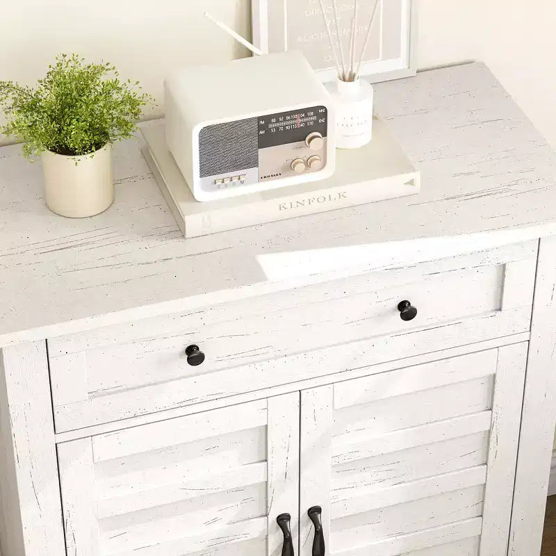 Bahut de style rustique avec étagère réglable à 3 niveaux