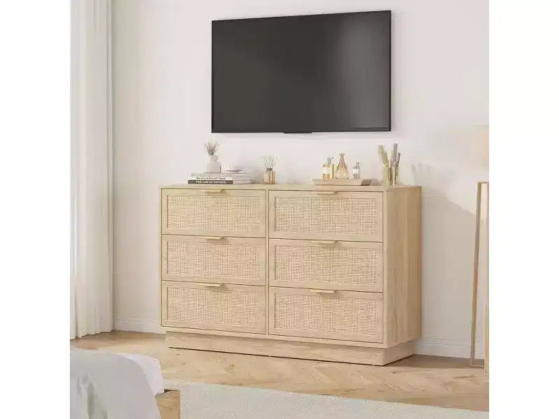 Commode à 6 tiroirs en rotin avec poignées métalliques et base en bois robuste